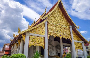 Wat Chedi Luang tapınak binaları Chiang Mai, Tayland
