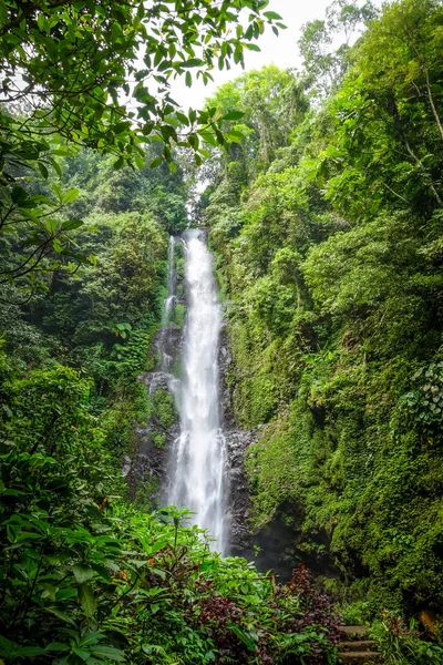 Cachoeira Melanting Munduk Bali Indonésia — Fotografia de Stock