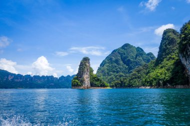 Cheow Lan Gölü uçurumlar, Khao Sok Milli Parkı, Tayland