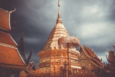 WAT Doi Suthep altın stupa, Chiang Mai, Tayland