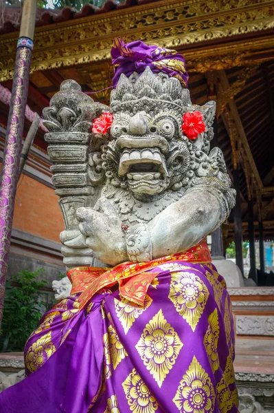 プリサレン王宮、ウブド、バリ、インドネシアの銅像 — ストック写真