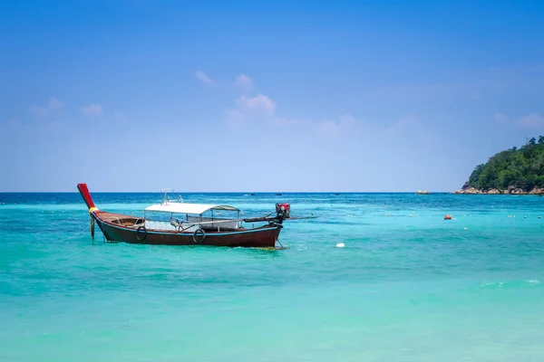 Playa tropical en Koh Lipe, Tailandia — Foto de Stock