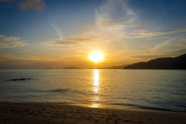Koh Lipe, Tayland gün batımı tropikal plaj