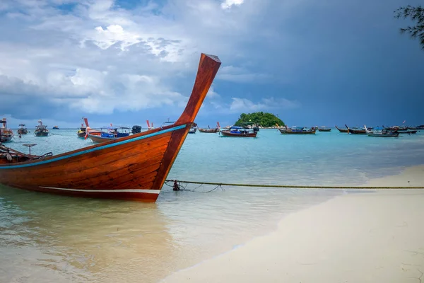 Praia tropical em Koh Lipe, Tailândia — Fotografia de Stock