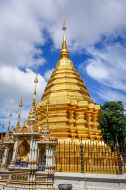 Wat Chomphu tapınağı, Chiang Mai, Tayland