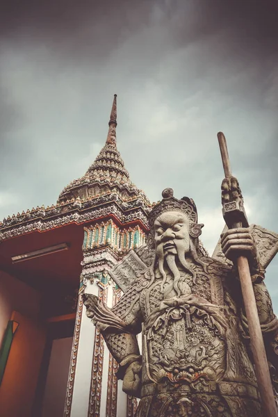 Statue de la Garde chinoise à Wat Pho, Bangkok, Thaïlande — Photo
