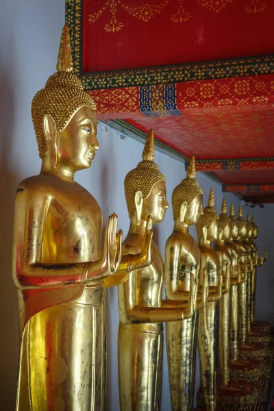 Estátuas de Buda em Wat Pho, Bangkok, Tailândia — Fotografia de Stock