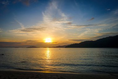 Koh Lipe, Tayland gün batımı tropikal plaj