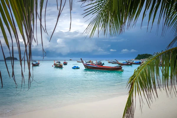 Spiaggia tropicale a Koh Lipe, Thailandia — Foto Stock