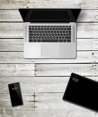 Dizüstü bilgisayar, tablet ve telefon seti ahşap bir arka plan üzerinde mockup. 3d r