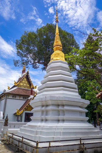 Wat Chedi Luang temple buildings, Chiang Mai, Thailand — Stock Photo, Image