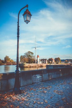 Honfleur, Fransa 'da deniz feneri ve sokak lambası