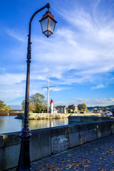 Fyr Och Gatlykta Honfleur Frankrike — Stockfoto