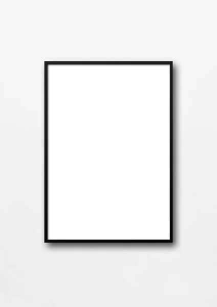 挂在白墙上的黑色相框 空白模型模板 — 图库照片