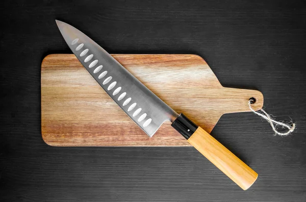 Couteau Traditionnel Japonais Gyuto Sur Une Planche Découper — Photo