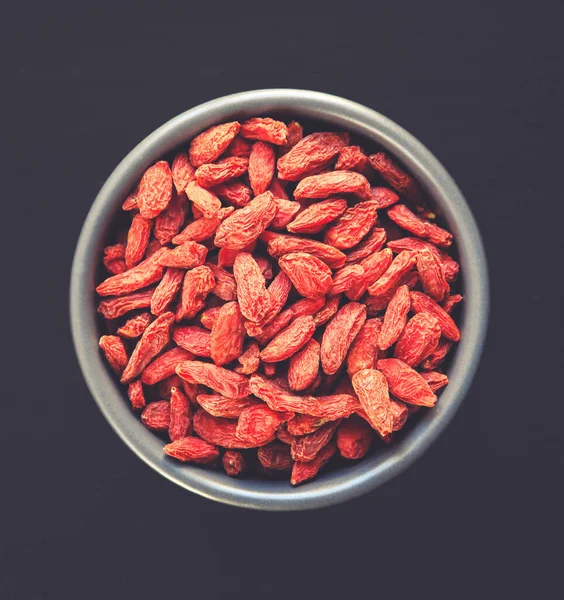 Goji Μούρα Αποξηραμένα Superfood Ένα Μπολ Άνω Όψη — Φωτογραφία Αρχείου