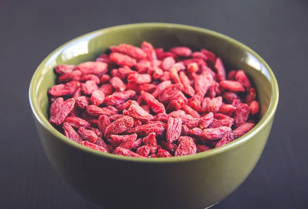 Goji Μούρα Αποξηραμένα Superfood Ένα Μπολ — Φωτογραφία Αρχείου