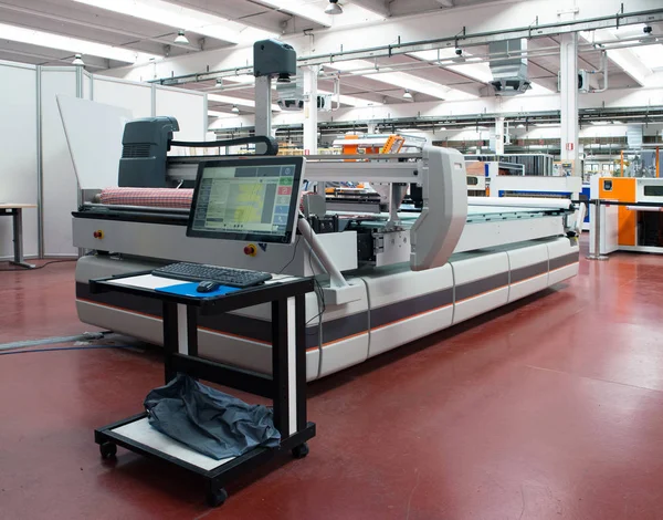 Machine Cnc Pour Couper Les Tissus Les Matières Textiles Cuir — Photo