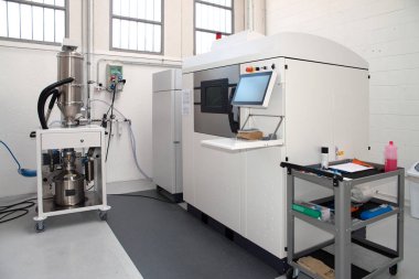 3D printerlere harcama maddeler - doğrudan metal lazer sinterleme (Dmls) toz metal bir yatağa ateş lazer kullanan bir katkı imalat tekniğidir metal.