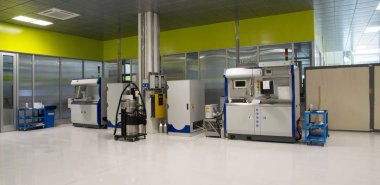 3D printerlere harcama maddeler - doğrudan metal lazer sinterleme (Dmls) toz metal bir yatağa ateş lazer kullanan bir katkı imalat tekniğidir metal.