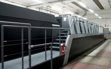 Baskı - ofset makinesi tuşuna basın. Baskı tekniği nerede Mürekkeplenmiş görüntü sonra yazdırma yüzeye bir lastik battaniye tabağı aktarılır.