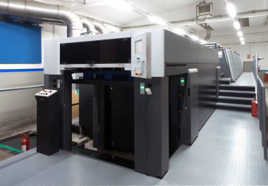 Baskı - ofset makinesi tuşuna basın. Baskı tekniği nerede Mürekkeplenmiş görüntü sonra yazdırma yüzeye bir lastik battaniye tabağı aktarılır.