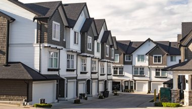 Taze townhomes güzel satırda kurmak.