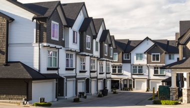 Taze townhomes güzel satırda kurmak.