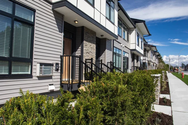 Nuevas Casas Adosadas Lujo Barrio Canadiense Fachada Externa Una Fila — Foto de Stock