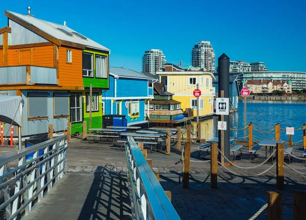 Floating Home Village Coloré Péniches Taxi Nautique Fisherman Wharf Reflection — Photo