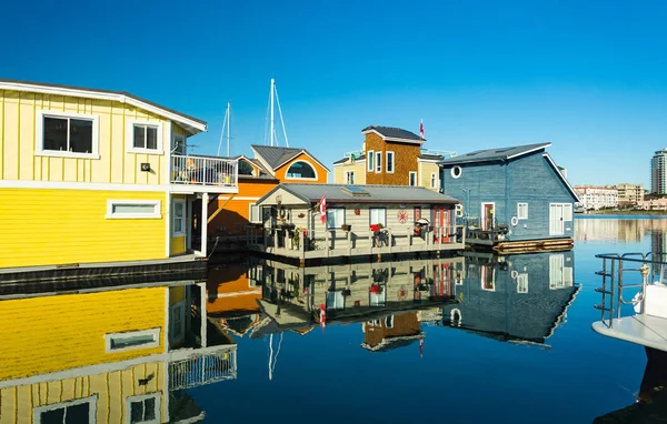 Colloroso Villaggio Floathomes Nella Luminosa Giornata Sole Cielo Blu — Foto Stock