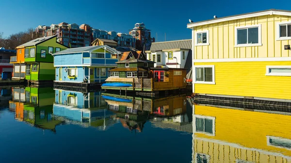 Colloroso Villaggio Floathomes Nella Luminosa Giornata Sole Cielo Blu — Foto Stock