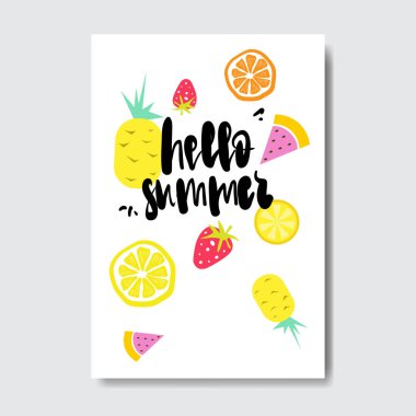 Merhaba yaz meyve izole tipografik tasarım etiketi rozet. Logo, şablonlar, davet için yazı, tebrik kartı, baskılar ve posterler sezon tatil.