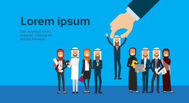 İşe Alım Arap toplama el işadamı aday mavi arka plan, düz, üzerinde Arapça insanlar grubundan kopyalama alanı