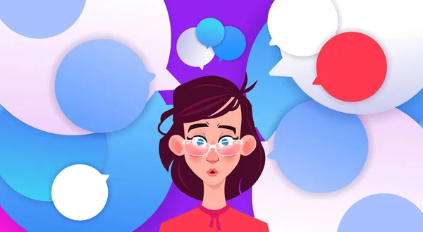 Profilu překvapený obličej novou myšlenkou chat podporu nad bubliny backgroung ženské emoce avatar, Žena karikatura ikony portrét plochý — Stockový vektor