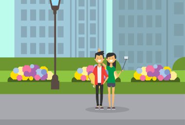 kız kardeşi selfie sopa tutun boynuzları kardeşim kaykay tam uzunlukta avatar Şehir Parkı sokak lambası yeşil çim çiçek üzerinde cityscape şablon arka plan düz