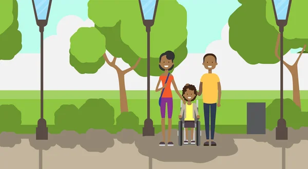 Afrikanska far mor dotter rullstol full längd avatar över city park gatlykta grön gräsmatta träd mall bakgrund platta — Stock vektor