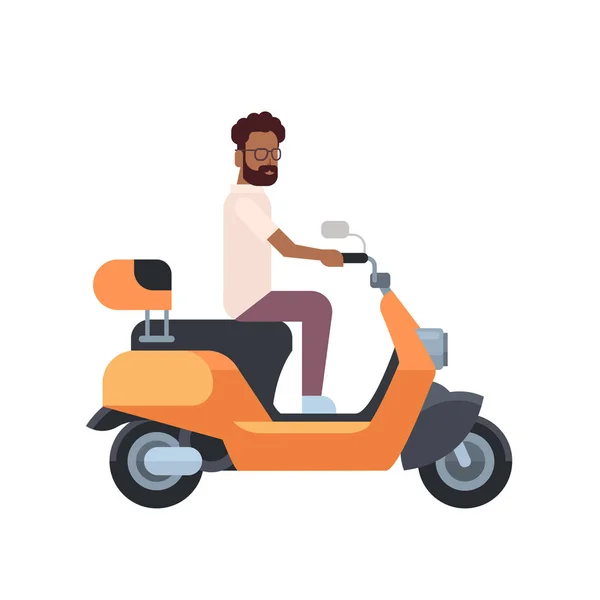 Homme africain équitation scooter électrique sur fond blanc. concept de moto. personnage de bande dessinée pleine longueur. style plat — Image vectorielle