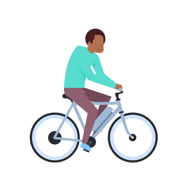 Ragazzo africano in sella bici elettrica su sfondo bianco. concetto di bici ibrida. cartone animato personaggio a figura intera. stile piatto — Vettoriale Stock