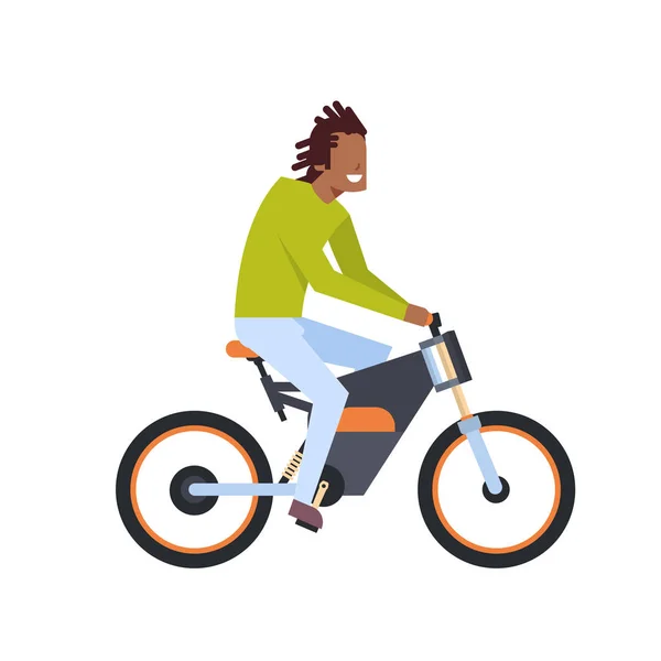 Africký muž na koni elektrický skútr nad bílým pozadím. koncepce motocyklu. kreslená postavička po celé délce. plochý — Stockový vektor