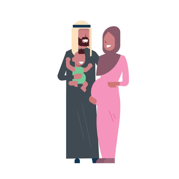 Árabe embarazada madre padre hold bebé hijo longitud completa avatar sobre fondo blanco, exitoso concepto de familia, dibujos animados planos — Archivo Imágenes Vectoriales