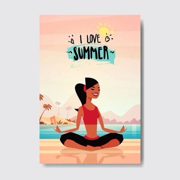 Wanita yoga musim panas melakukan latihan rileks lansekap lencana pantai Desain Label. Liburan musim surat untuk logo, Templat, undangan, kartu ucapan, cetakan dan poster . - Stok Vektor