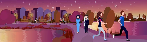 Malam taman kota campuran ras arab pasangan berjalan santai pohon-pohon rumput sungai pola banner datar - Stok Vektor