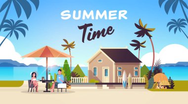 sunrise beach villa evi tropik adada kaç yaz tatil adam kadın şarap iç şemsiye yatay düz