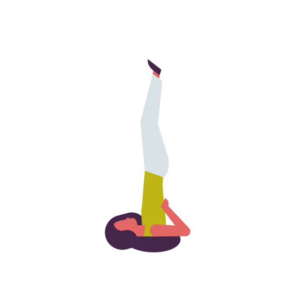 Donna che fa esercizi di yoga a testa in giù femminile personaggio dei cartoni animati attività di fitness isolato diversità pone sano concetto di stile di vita full length flat — Vettoriale Stock