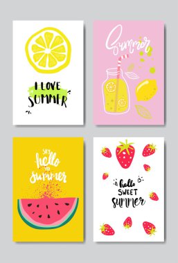 yaz meyve izole tipografik tasarım etiketi rozet ayarlayın. Logo, şablonlar, davet için yazı, tebrik kartı, baskılar ve posterler sezon tatil.