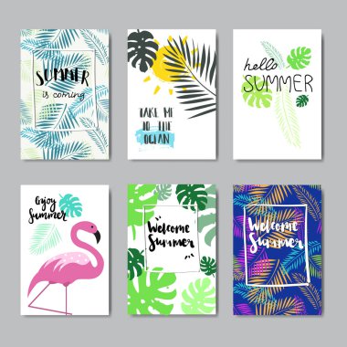 Set keyfini yaz flamingo izole tipografik tasarım etiketi rozeti. Logo, şablonlar, davet için yazı, tebrik kartı, baskılar ve posterler sezon tatil.