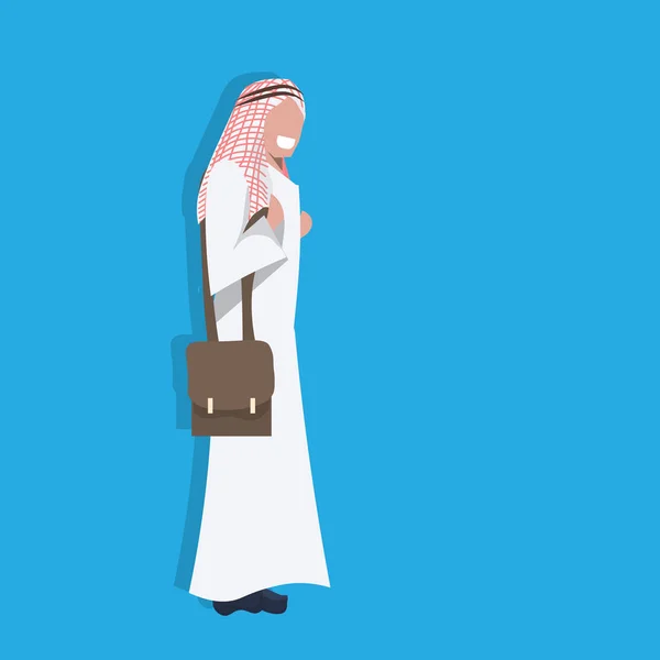 Arabski kobieta gospodarstwa torebka noszenia tradycyjnych ubrania białe Sari Emiraty kobieta interesu kobiece kreskówka znaków avatar niebieski tło płaskie — Wektor stockowy