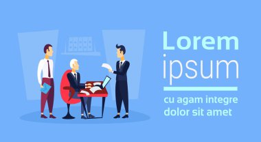 İşyeri iş mülakat kavramı patron çalışan çalışma rapor kağıt belge sözleşme yatay kopya alanı düz okuma oturan işadamı