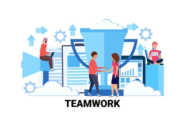 Teamwork strategie succesvol bedrijf team concept platte overwinning trofee cup pictogram horizontale — Stockvector